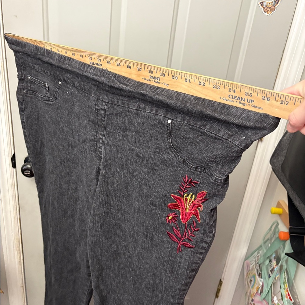 Ruby Rd. Black Jeans with Red Embroidery - Picture 4 of 7